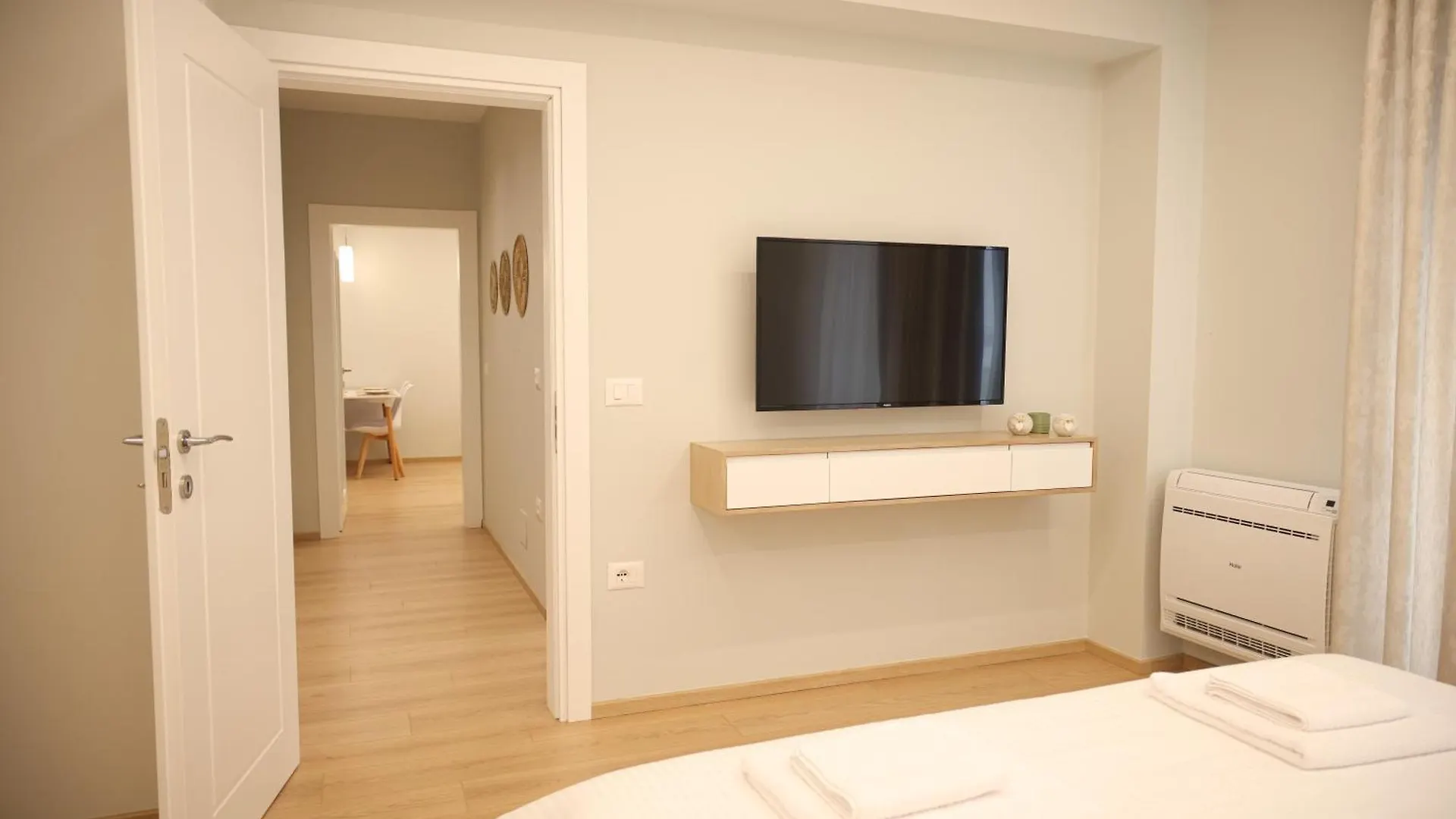 Elegant Apartment Near Wilson Square Tirana